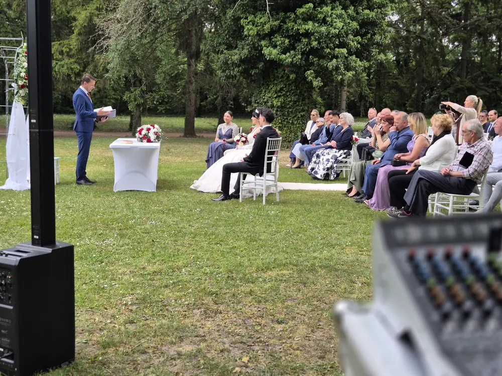 Hochzeits-DJ Wien – Event-Profi bei einer Abendveranstaltung